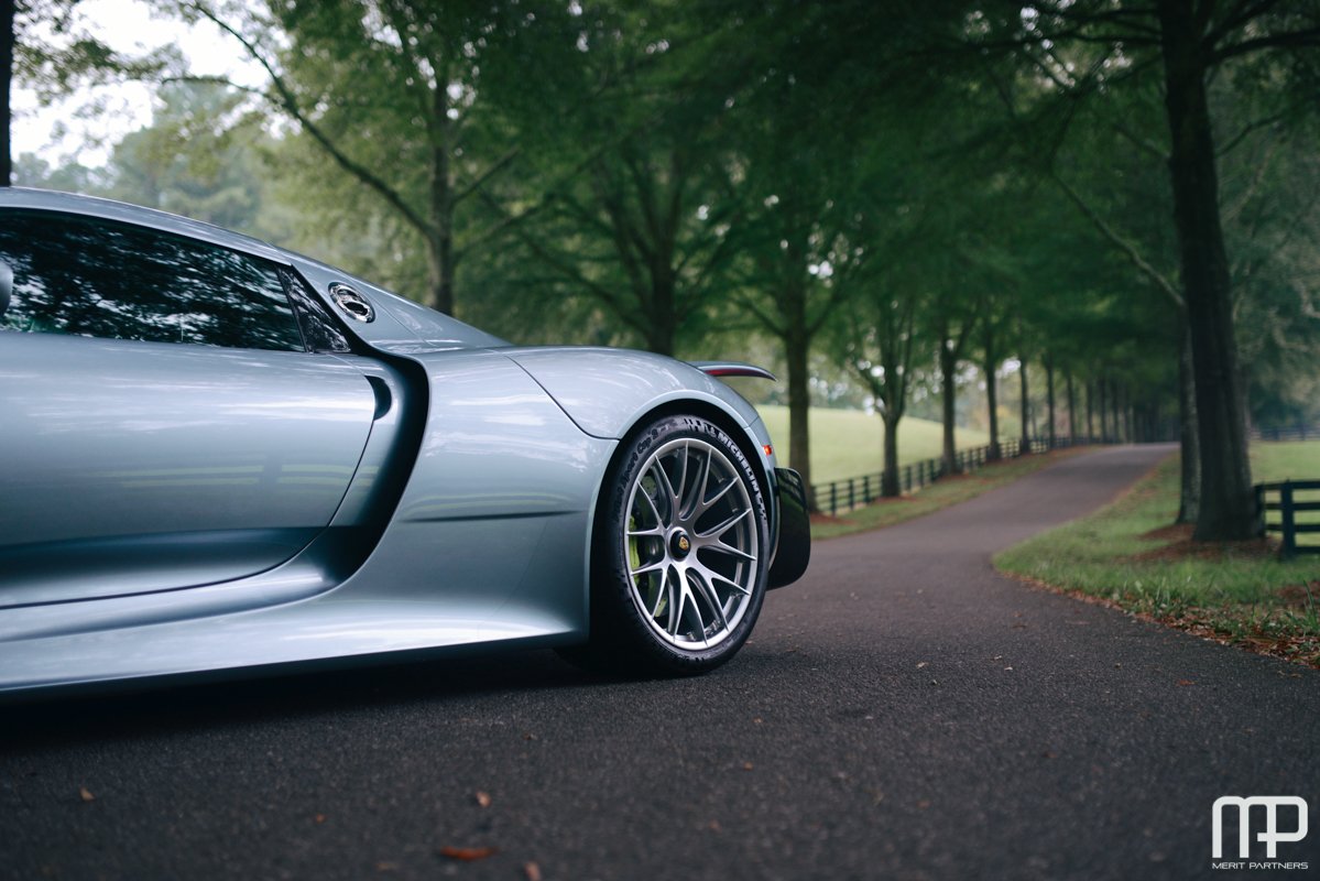 2015 Porsche 918 Spyder Liquid Chrome Blue