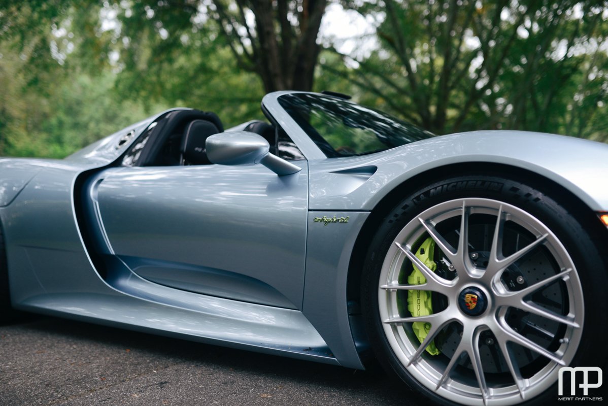 2015 Porsche 918 Spyder Liquid Chrome Blue