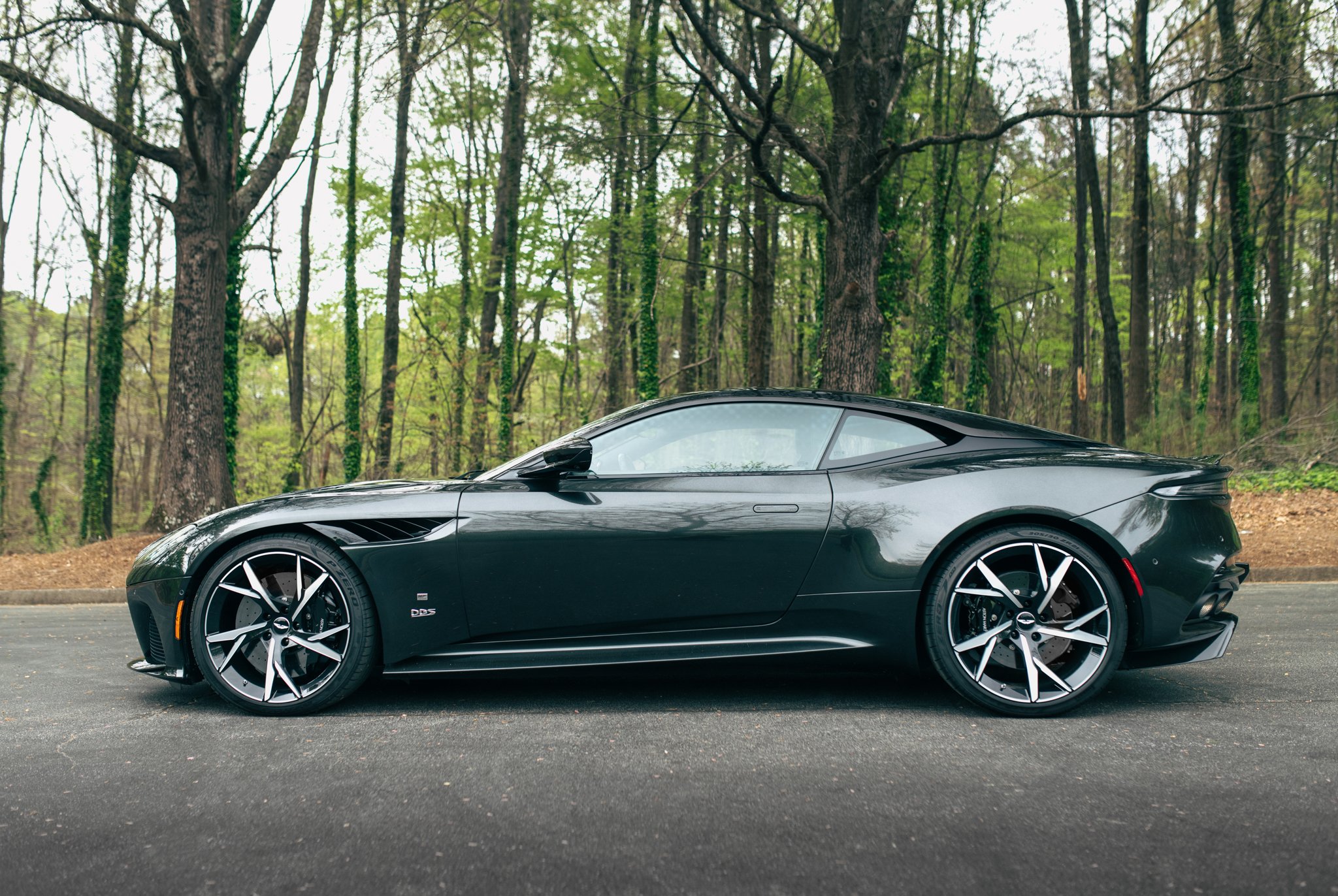 2021 Aston Martin DBS R02327