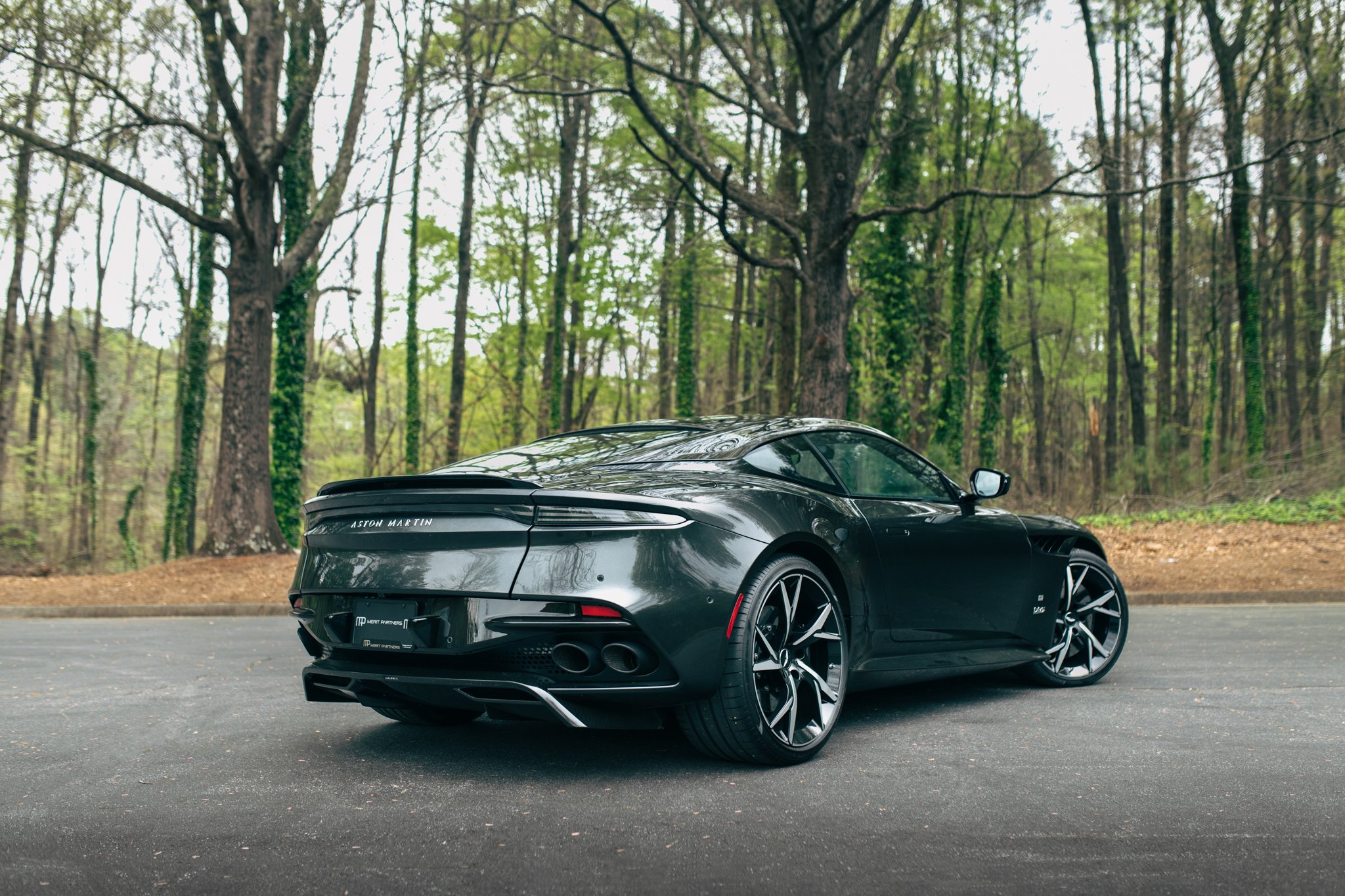 2021 Aston Martin DBS R02327